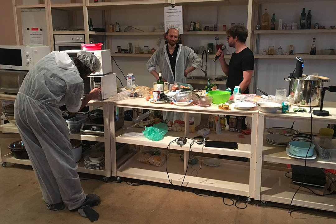 the cook and the cooker, cooking show performance